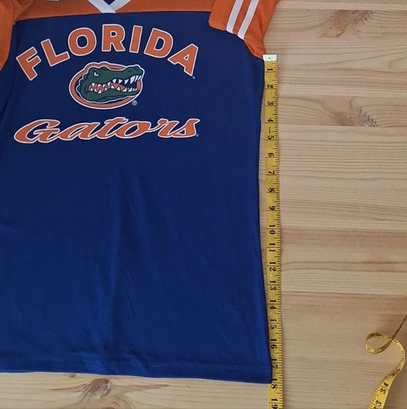 UF  V-Neck Top🧡💙 - Picture 7 of 8